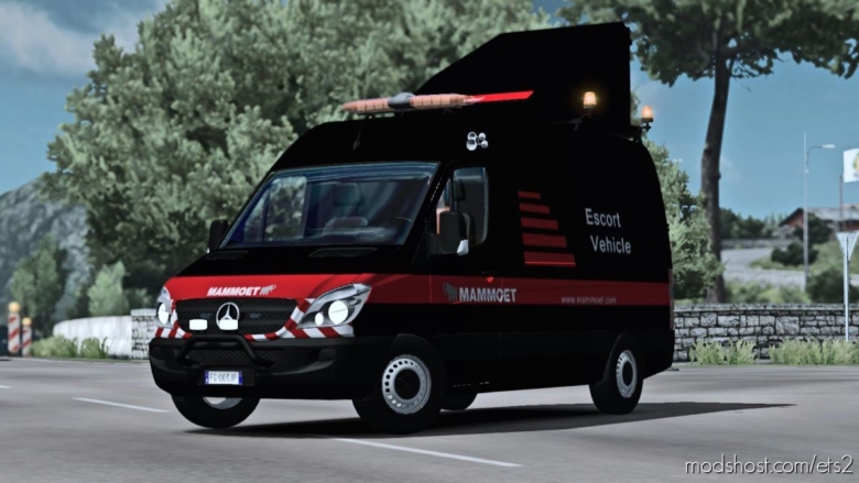Pilot And Escort V2.0 for Euro Truck Simulator 2