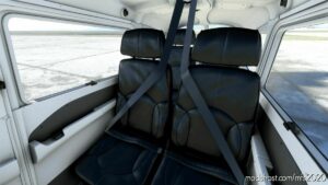 Cessna C172 Classic Black Seats & White Shell for Microsoft Flight Simulator 2020