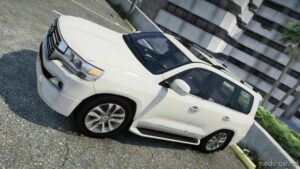 Toyota Land Cruiser 200 for Grand Theft Auto V